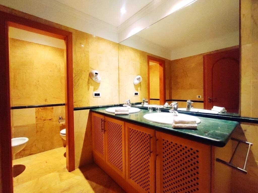 Фотографія El Nautico Suites 4*