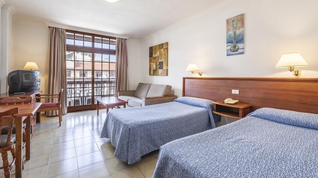 Фотографія Apartamentos Be Smart Florida (ex. Luabay Florida) 3*