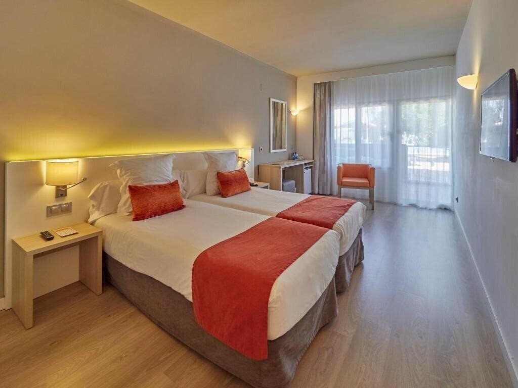 Фото BQ Augusta Hotel 4*