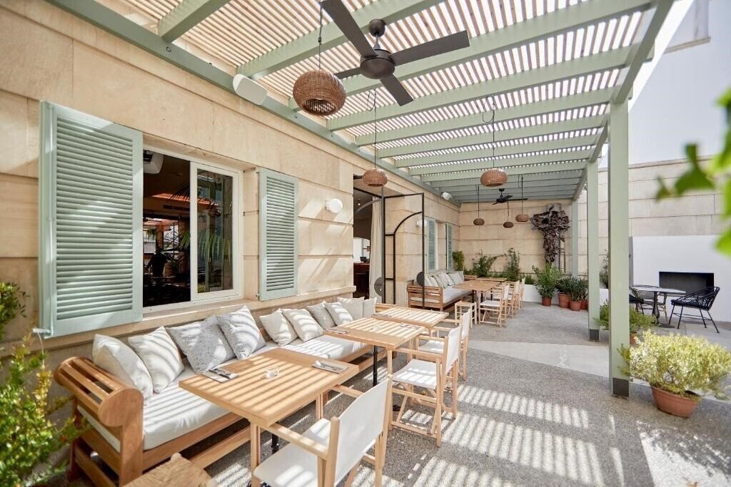 Отель Hotel M House 4*