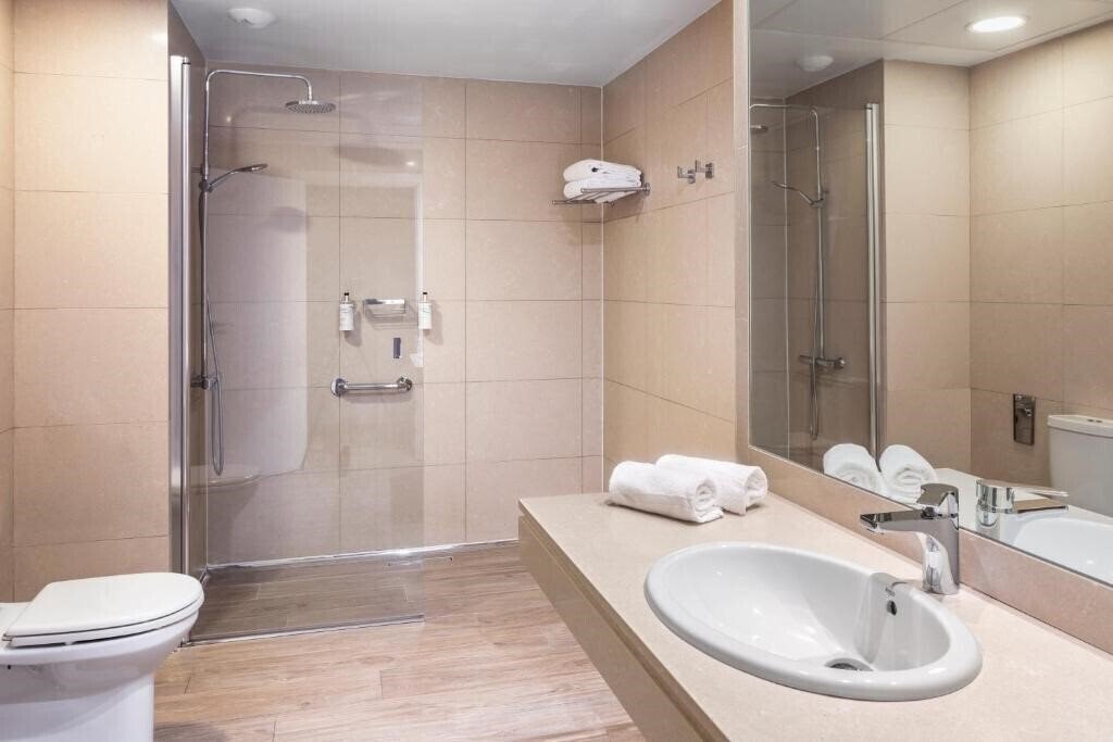 Фотография B&B Hotel Logrono Las Canas 3*