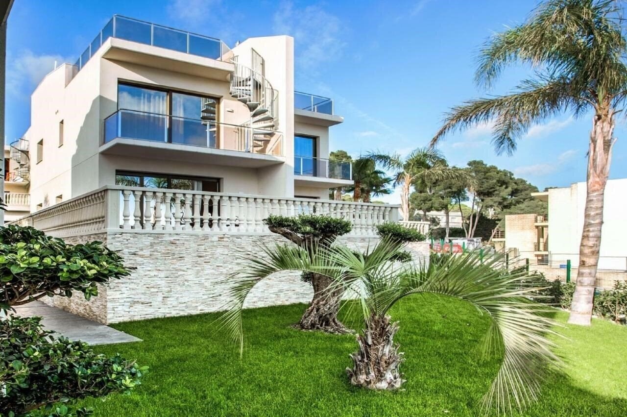 Готель Calma Holiday Villas 5*
