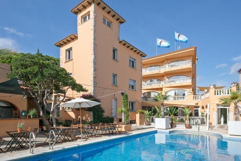 Отель Van Der Valk Hotel Barcarola 4*