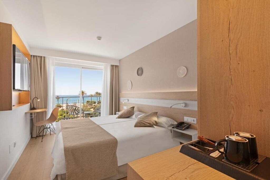 Фото Sant Jordi Hotel 3*