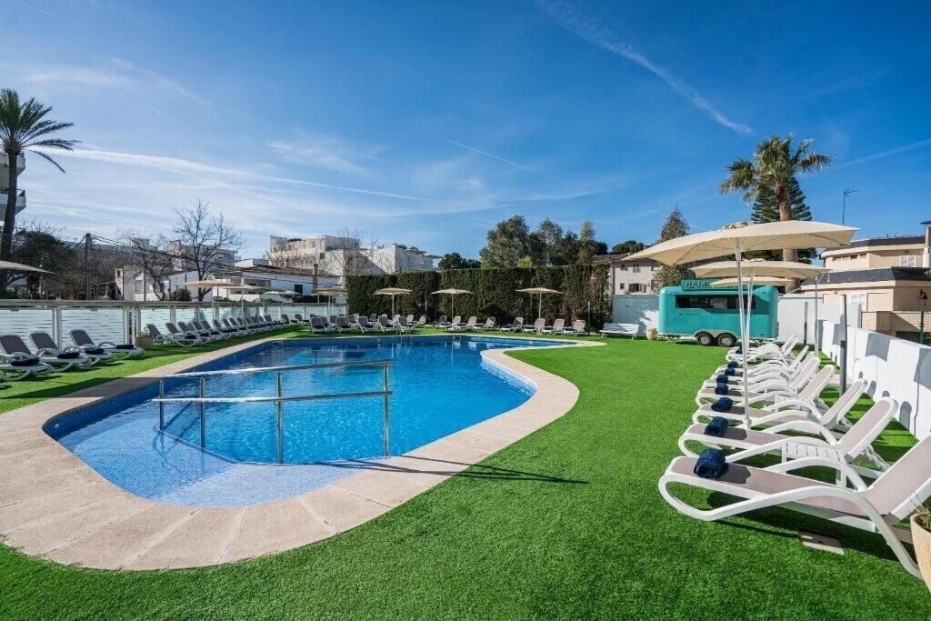 Готель THB Maria Isabel 4*