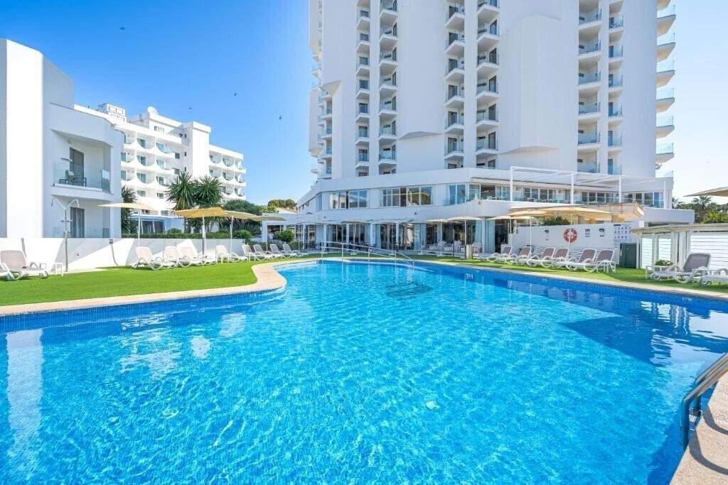 Готель THB Maria Isabel 4*
