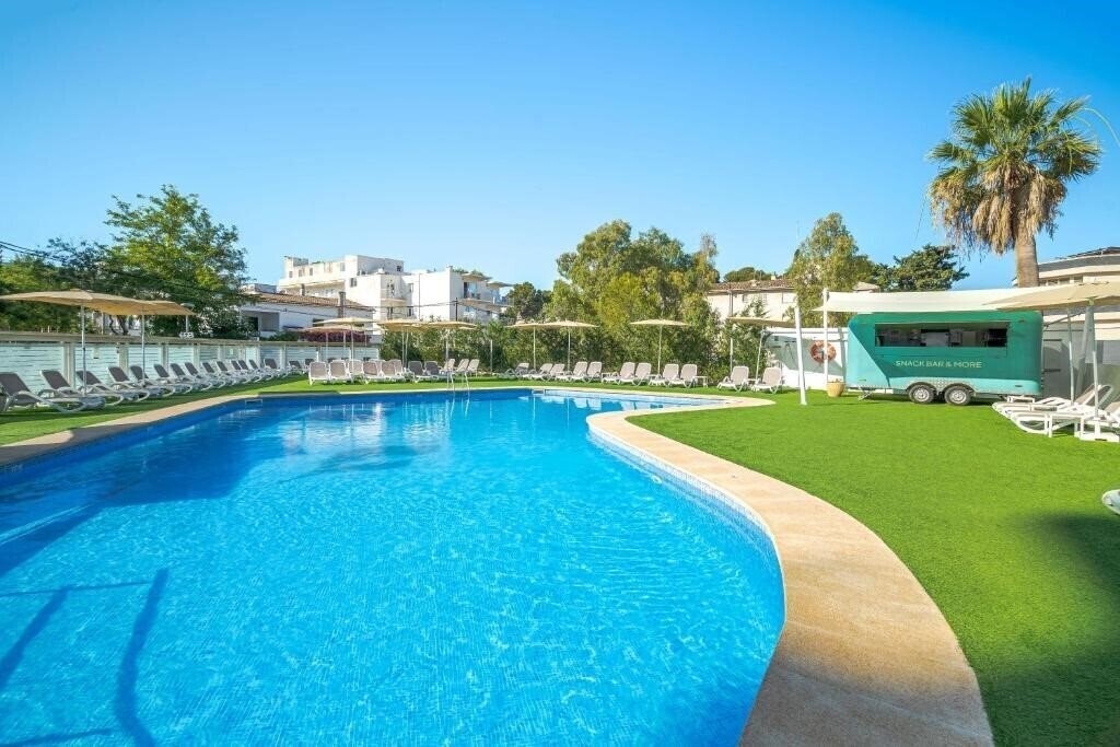 Фото THB Maria Isabel 4*
