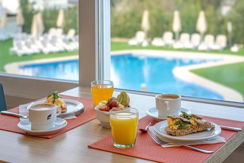 Картинка THB Maria Isabel 4*