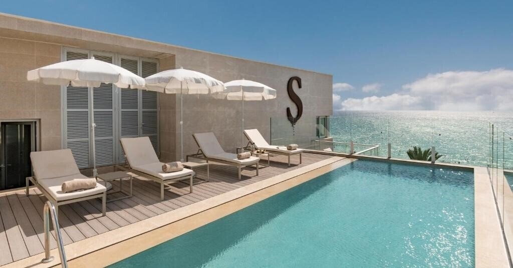 Готель Pure Salt Residences 5*