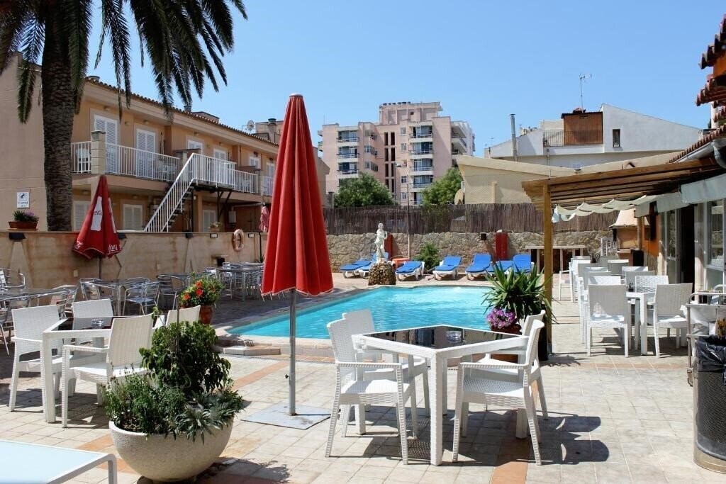 Фото Raxa Hotel 1*