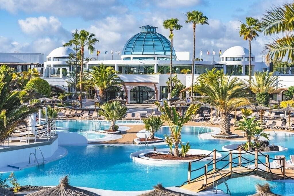 Отель Elba Premium Suites 4*