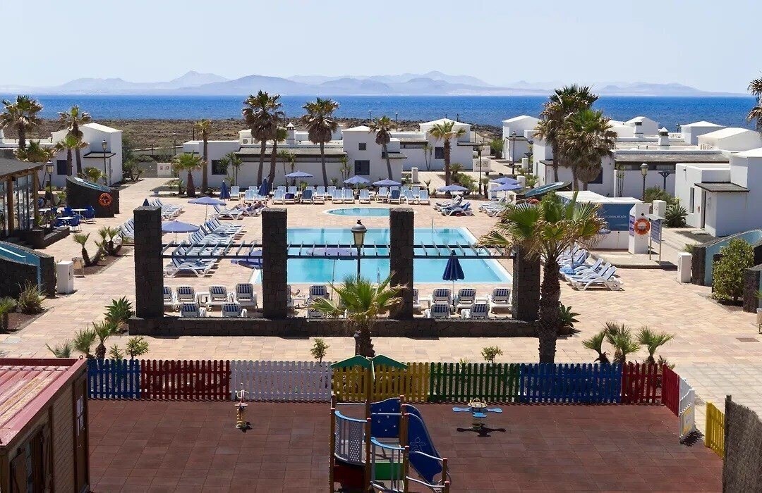Отель Vik Club Coral Beach 3*
