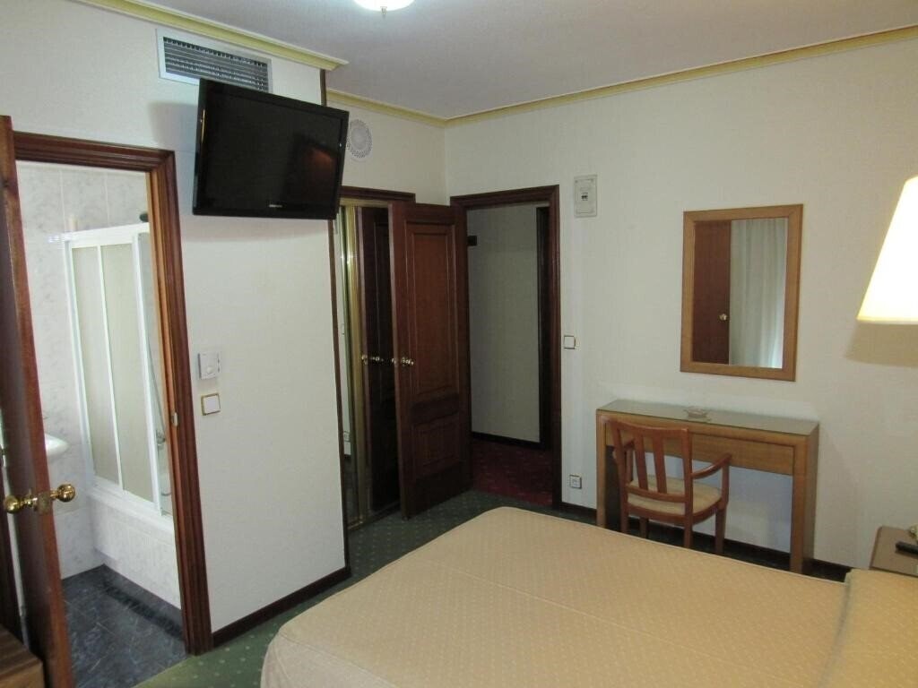 Картинка Virgen Del Camino 3*