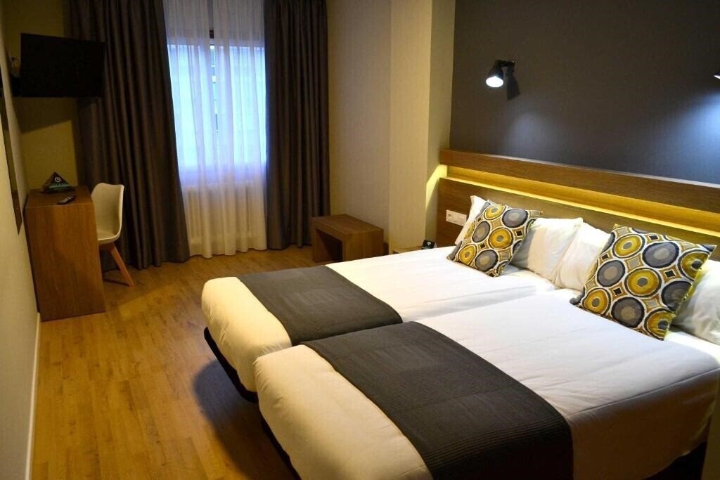 Готель Hotel Alda Estacion Pontevedra 2*