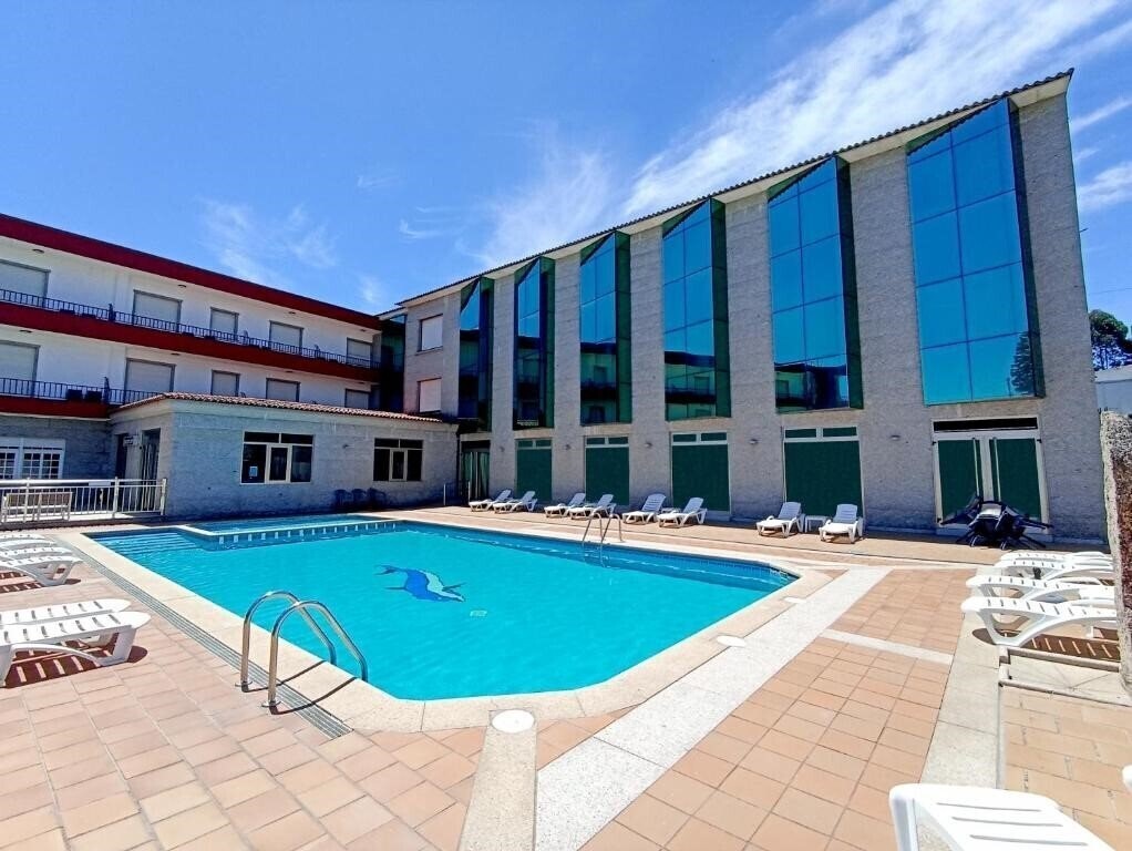 Готель Hotel Galaico Sanxenxo 2*