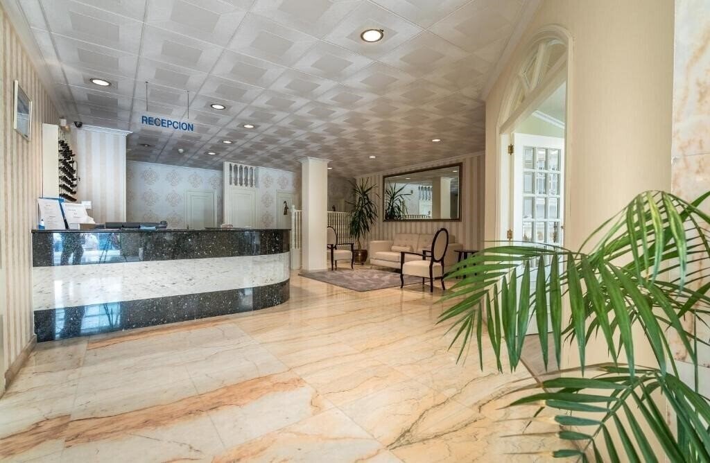 Фото Hotel Ton 3*