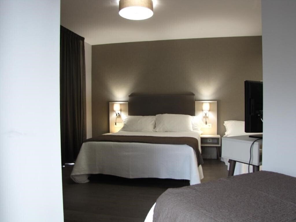 Фото Hotel Ton 3*