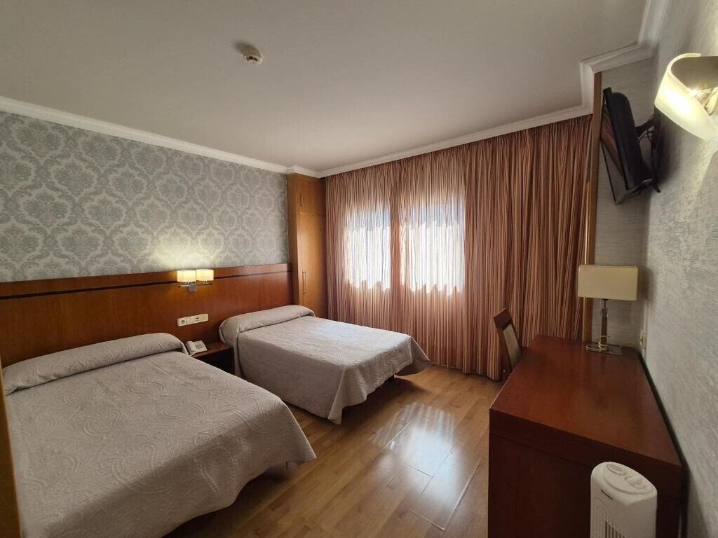Готель Hotel HHB Pontevedra Confort 2*