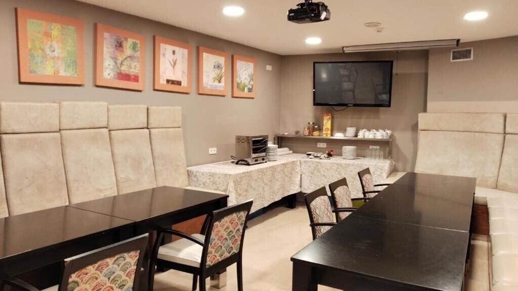 Фотографія Hotel HHB Pontevedra Confort 2*