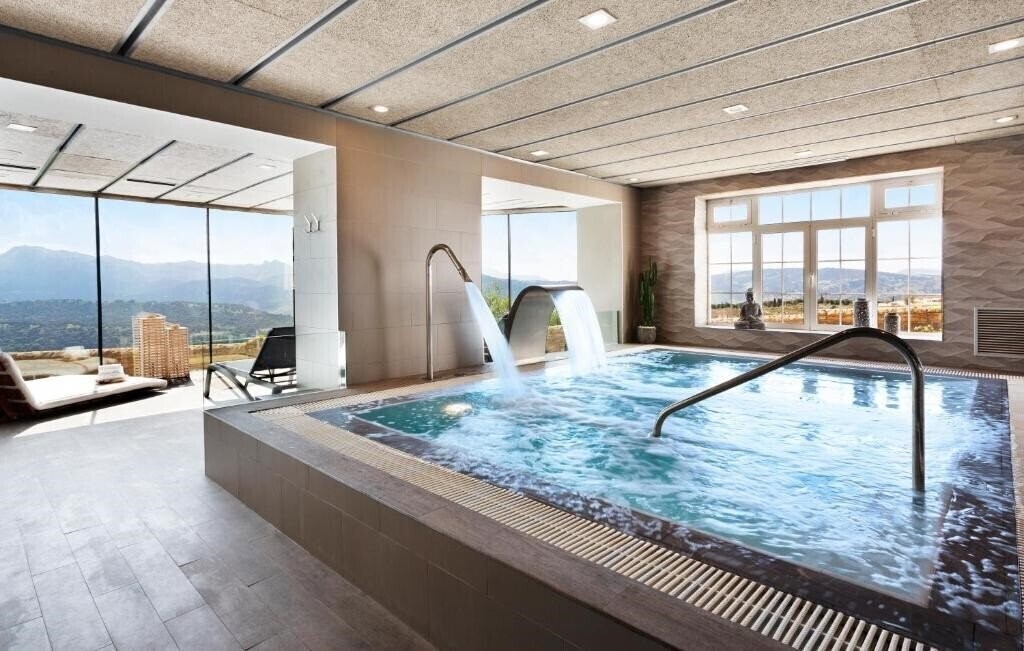 Фото Catalonia Reina Victoria Wellness & Spa 4*