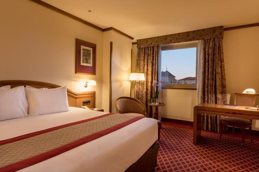 Отель Eurostars Las Claras 4*