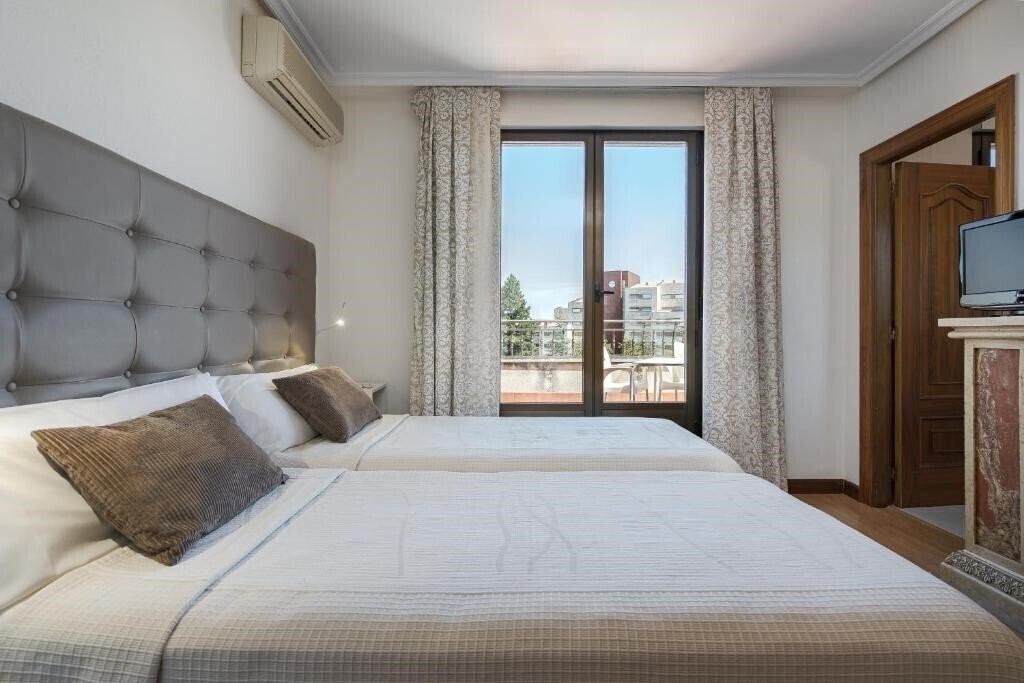 Отель Eurowest 3*