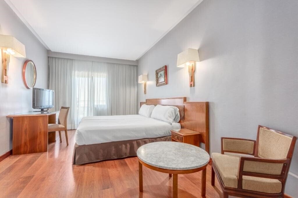 Фото Hotel Crisol Regio 4*