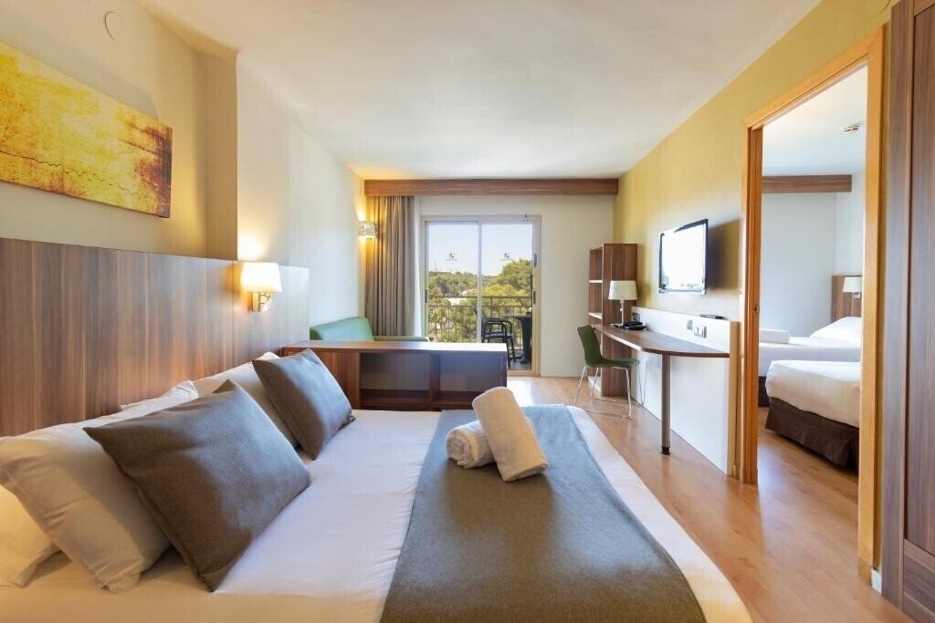 Изображение Golden Avenida Family Suites 4*