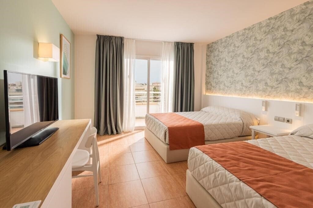 Готель Medplaya Piramide Salou 4*