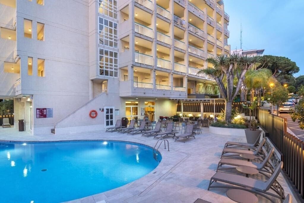 Отель Acqua Hotel Salou 3*