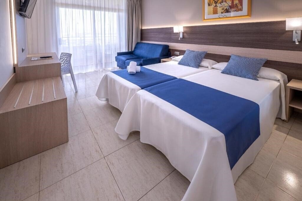 Фото 4R Gran Hotel Regina 4*