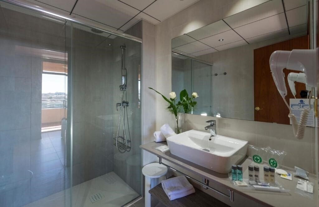 Фотографія 4R Gran Hotel Regina 4*