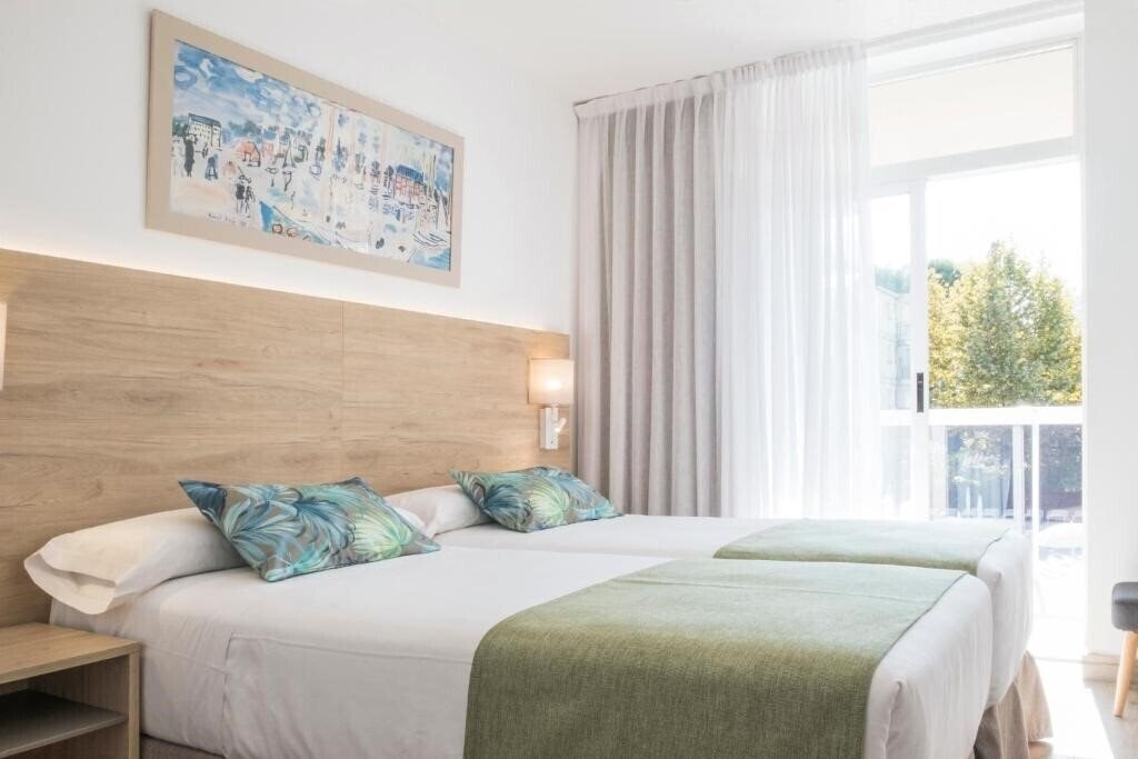 Фото CYE Holiday Centre Aparthotel 3*