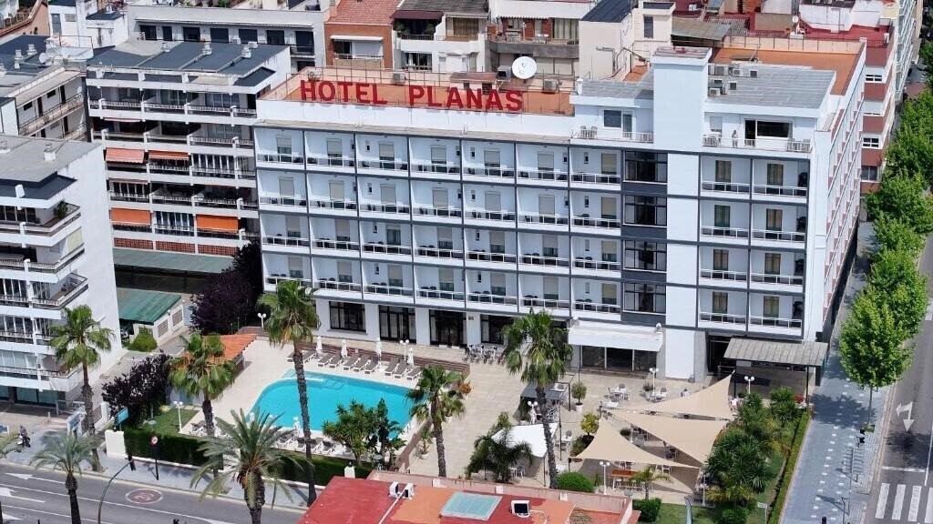 Готель Planas 3*