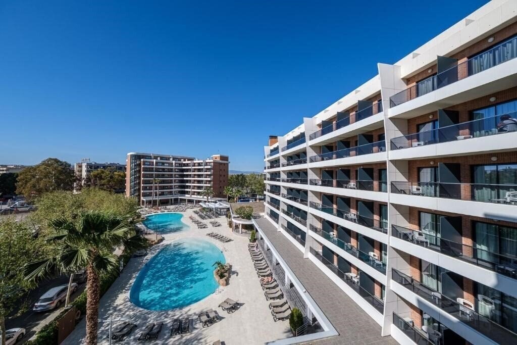 Отель California Garden 3*