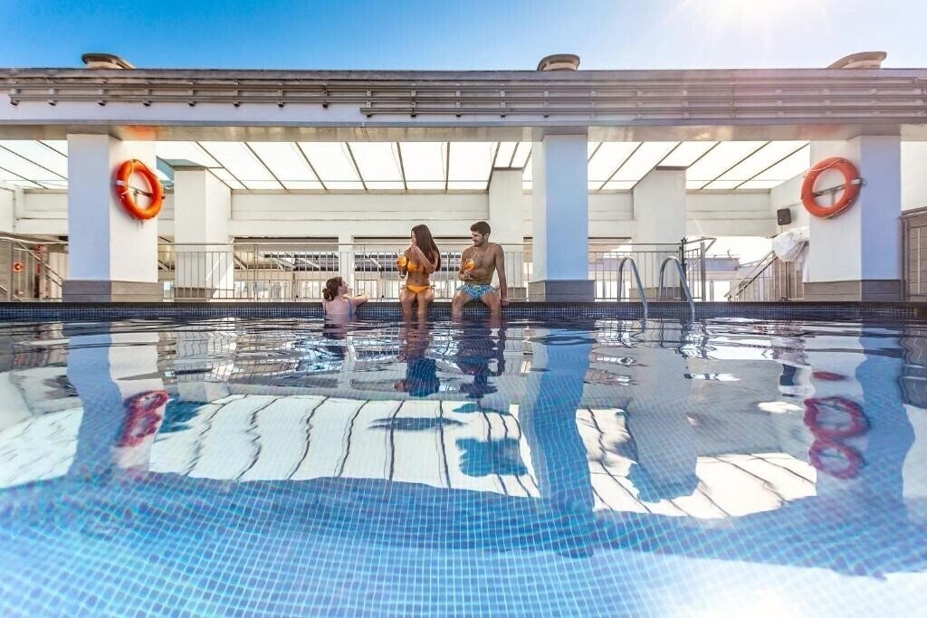 Отель Num Hotel 4*