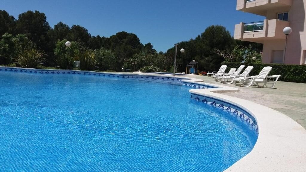 Отель Apartamentos Cap Salou 3*