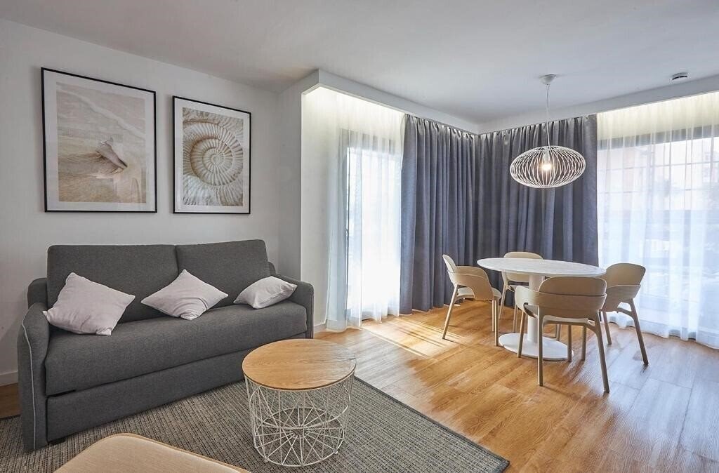 Отель Rentalmar Suites Salou 3*