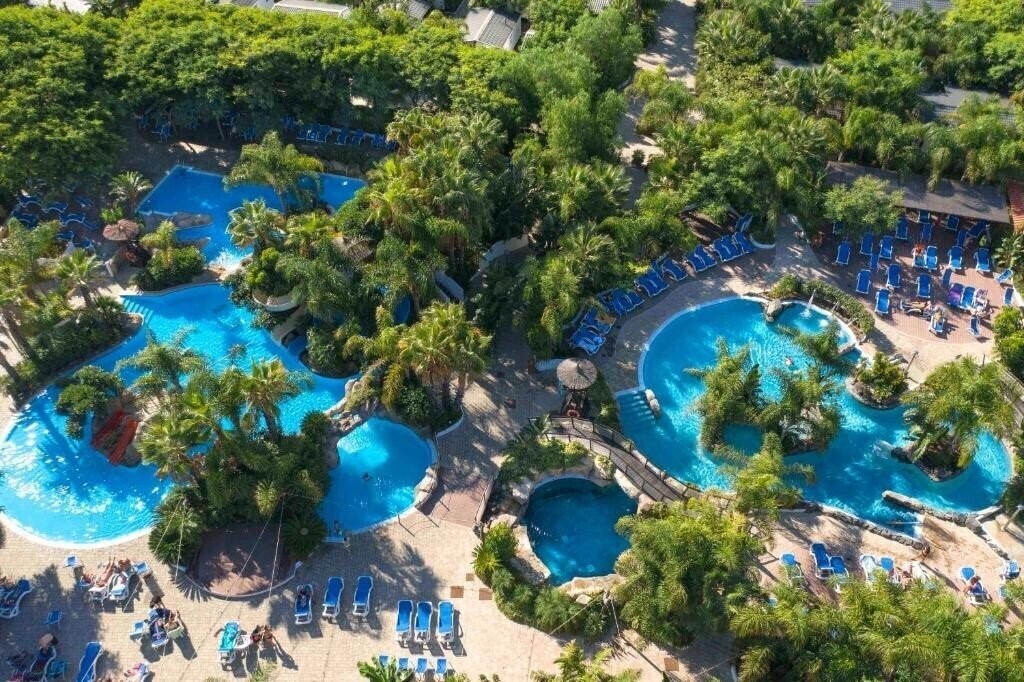 Готель La Siesta Salou Resort & Camping 2*