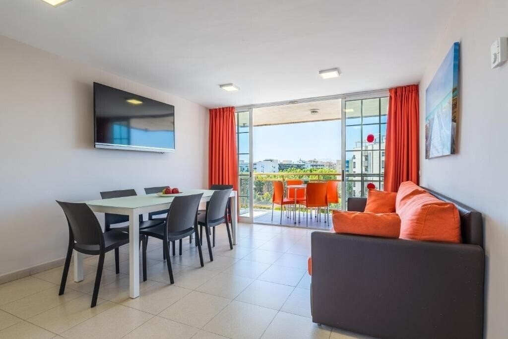 Фотографія Navarra Suites Apartamentos 3*