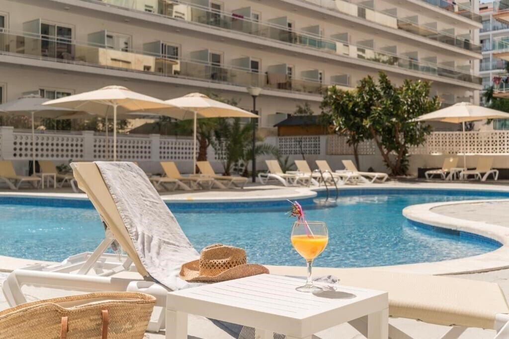 Готель Rentalmar Salou Beach Apart 4*