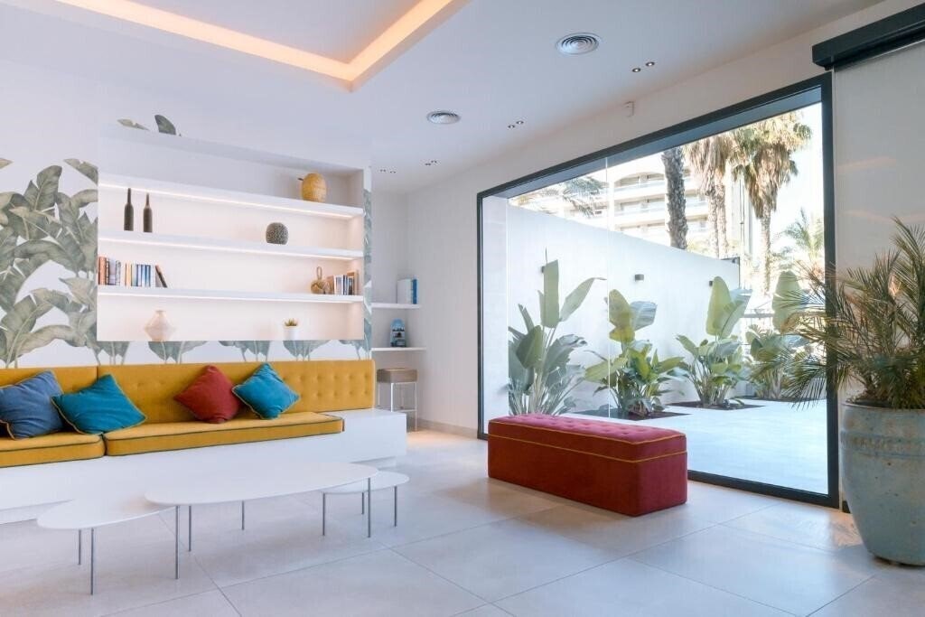 Готель Apartaments Cye Salou 3*