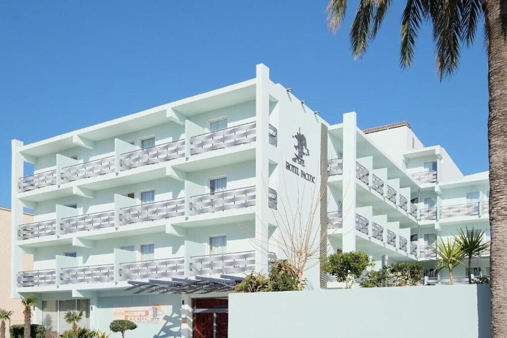 Готель Azuline Pacific 3*