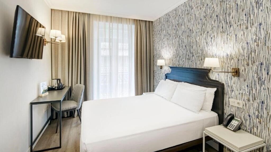 Отель Sercotel Europa 3*