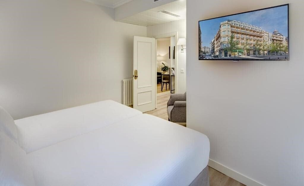 Фото Sercotel Europa 3*
