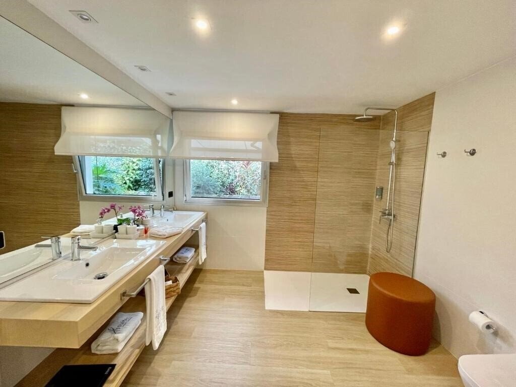 Фотографія Hotel Emblematico Hi Suites 3*