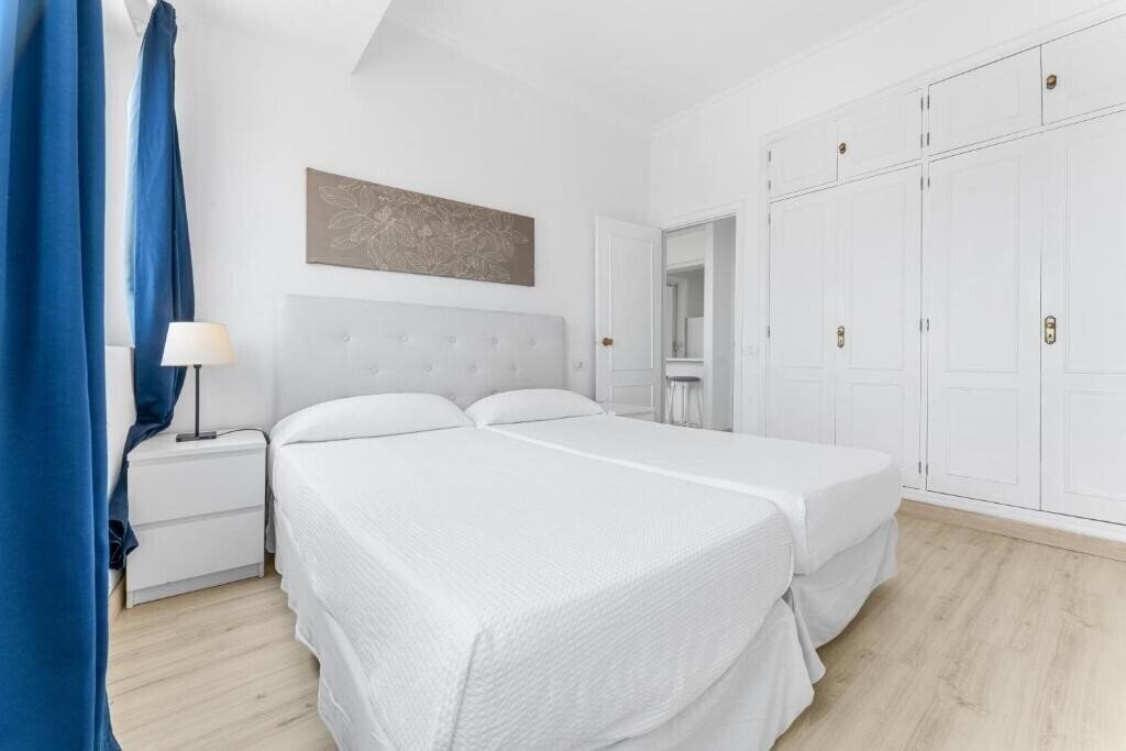 Фото Apartamentos Bruja 3*