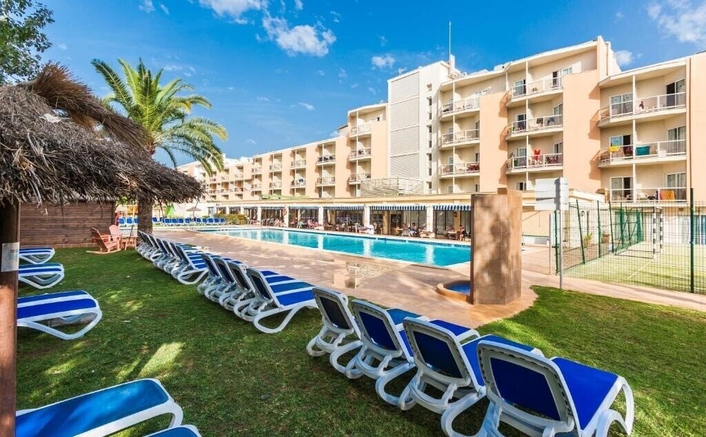 Готель Playa Santa Ponsa 3*