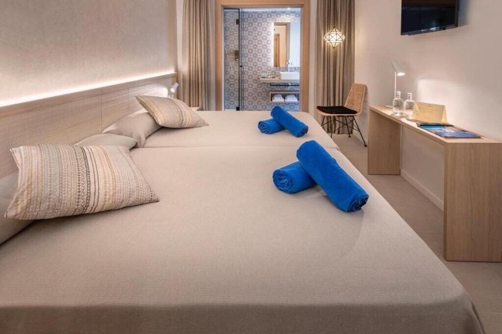 Фото Hotel Alhambra 4*