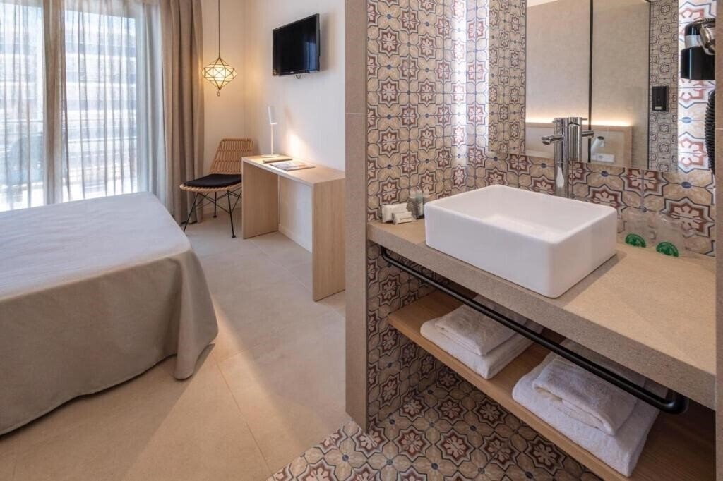 Фотографія Hotel Alhambra 4*